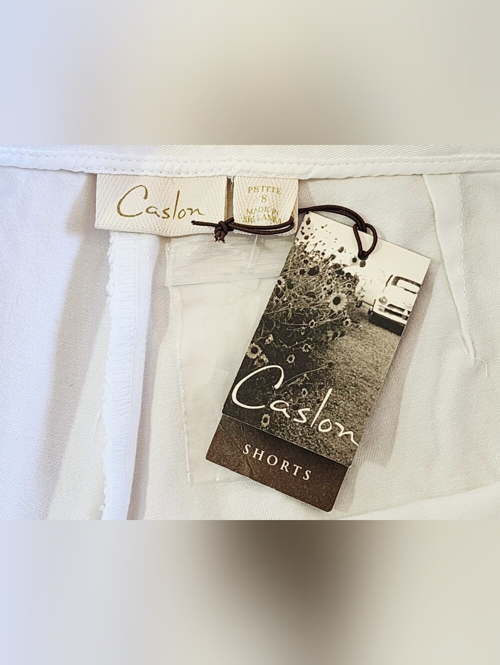 NWT - Caslon Nordstrom White Shorts | Size 8 Petite - Picture 3 of 7